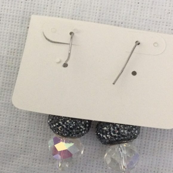 Chic Silver and Crystal Dangle Earrings NWOT .* - Picture 4 of 4